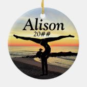 MOOI GEPERSONALISEERD EN GEDATEERD GYMNAST ORNAMEN KERAMISCH ORNAMENT (Achterkant)