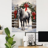 Mooi grijs paard met winter Garland kerst Poster (Thuiskantoor)