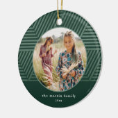 Mooi groen geometrisch patroon met kerstmis keramisch ornament (Links)