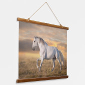 Mooi Iberisch Paard in de wei bij zonsondergang Hangend Wandkleed (Gebogen)