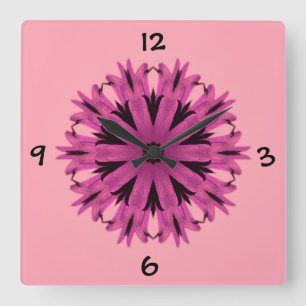 Mooi in roze vierkante klok