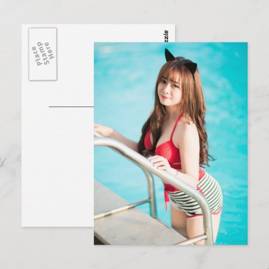 Mooi Japans meisje in het zwembad Briefkaart (Voorkant / Achterkant)