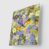 Mooi kleurrijk bed van bloemen vierkante klok (Hoek)