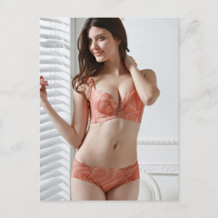 Mooi meisje in lingerie foto briefkaart