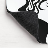 Mooi meisje met het golvende brandmerken van muismat (Hoek)