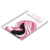 Mooi meisje met het roze brandmerken van notitieboek (Linkerzijde)