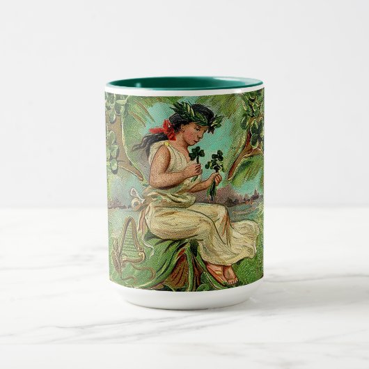 Mooi Meisje met Shamrocks Happy Mok (Midden)