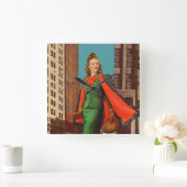 mooi meisje uit de jaren 40 in de stad vierkante klok (Huis)