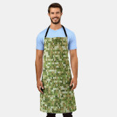 Mooi oma gebreid patroon in groene olijf kleur schort (Gedragen)
