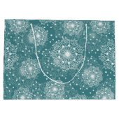 mooi omslagpapier met sneeuwvlokken in de winter groot cadeauzakje (Achterkant)