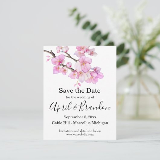 Mooi roze waterverf kersenbloesems script save the date (Staand voorkant)