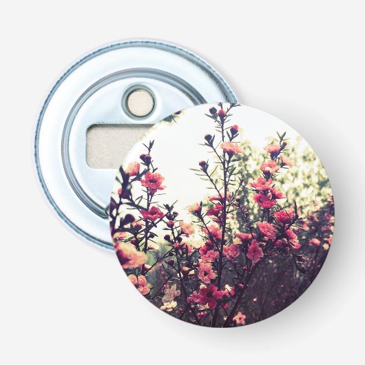 Mooi roze wilde bloemenweide foto button flesopener (Voorkant)