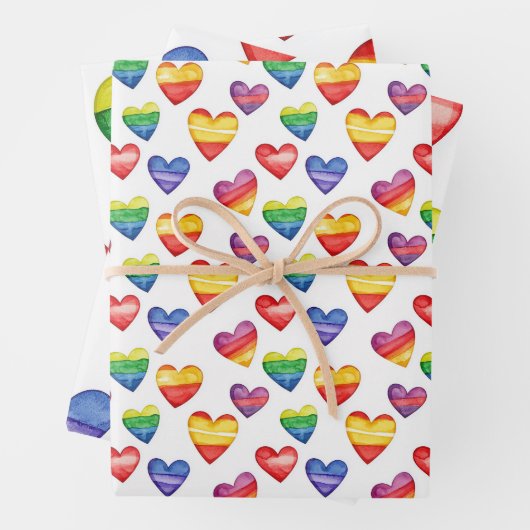 Mooi schattig ontwerp met harten veelkleurig inpakpapier vel (In situ)