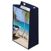 Mooi tropisch strand met een rowboot bedankt klein cadeauzakje (Voorkant Gekanteld)