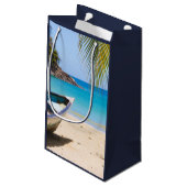 Mooi tropisch strand met een rowboot bedankt klein cadeauzakje (Achterkant Gekanteld)