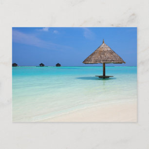 Mooi tropisch strand op de Malediven Briefkaart