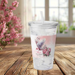 Mooi zwaan roze bloemig meisje Baby shower Acryl Drinkbeker<br><div class="desc">Ontdek de betoverende charme van ons "Beautiful Swan Pink Floral Girl Baby shower" botanisch collectie. Dompel jezelf onder in de elegantie van een zwaan gevangen in zijn meest adembenemende moment, vleugels verspreid en staart afgespeeld in een sierlijke weergave. Fijne roze bloemen sieren de vier hoeken, omgeven de zwaan met een...</div>