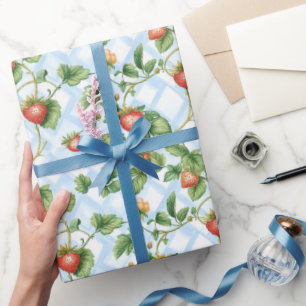 Mooie aardbeien en bloemen bruids cadeaupapier