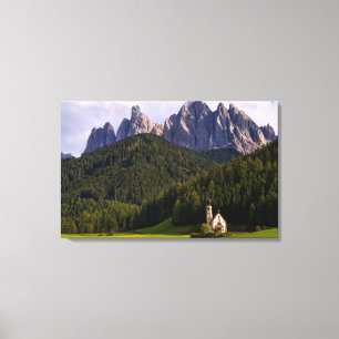 Mooie afgelegen eenzame kerk genaamd Rainui 2 Canvas Afdruk