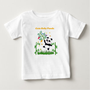 Mooie baby panda met bamboe-illustratie T-shirt  