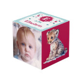 Mooie babyspotnaam voor roze kinderkamer kubus (Voorkant hoekig)