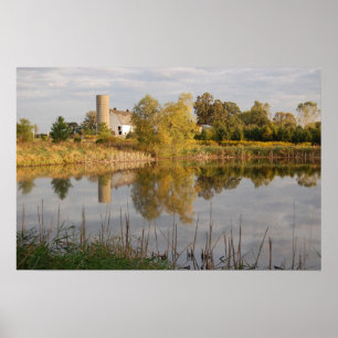 Mooie Barn en Boerderij in de vijver Poster