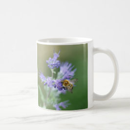 Mooie bij op blauwe bloem koffiemok