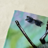 Mooie Bijen op een roze bloem Close-up Strandlaken (In situ)