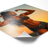 Mooie Black Babe Bodybuilder Flexing bij zonsonder Foto Afdruk (Hoek)