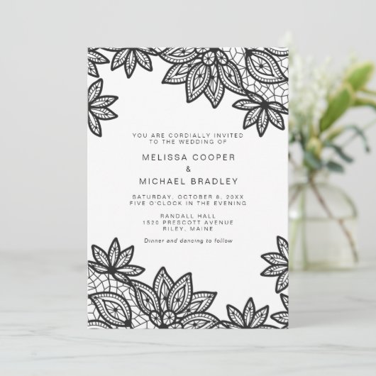 Mooie Black Lace bruiloft met QR Code RSVP Kaart (Staand voorkant)