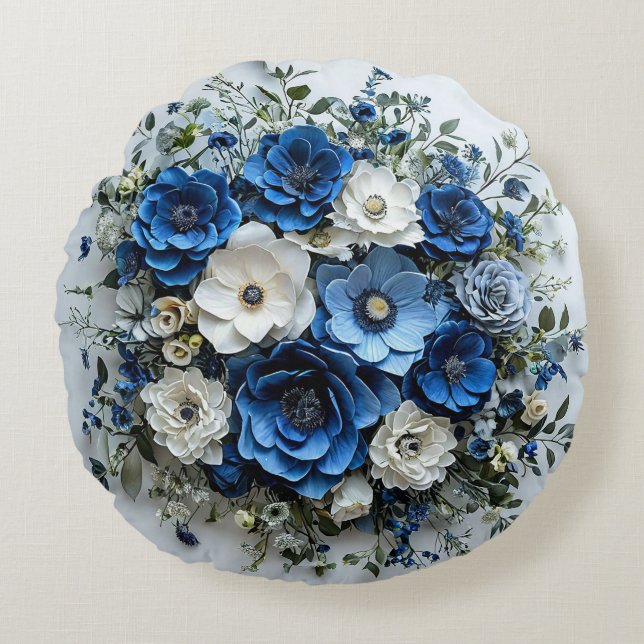 Mooie blauwe en witte bloemschikking rond kussen (Voorkant)