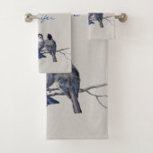 Mooie blauwe grijze vogels op een Aangepaste naam Bad Handdoek (Insitu)