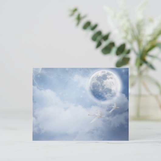 Mooie Blauwe Hemel met Flying Swans Samen Briefkaart (Staand voorkant)