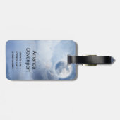 Mooie blauwe hemel met vliegende zwanen bagagelabel (Achterkant horizontaal)