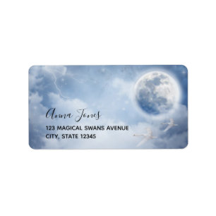 Mooie blauwe hemel met vliegende zwanen etiket