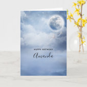 Mooie blauwe hemel met vliegende zwanen op zaterda kaart (Gele Bloem)