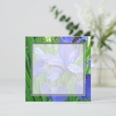 Mooie blauwe iris bloemen blanco bruiloft, feest, kaart (Staand voorkant)