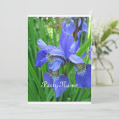 Mooie blauwe iris en groene bladeren kaart (Staand voorkant)