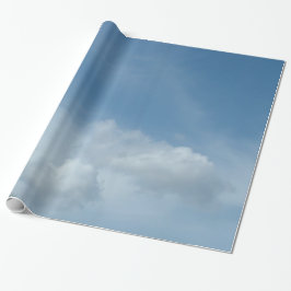 mooie blauwe lucht en witte wolken. cadeaupapier
