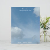 Mooie blauwe lucht en wolken briefhoofd (Staand voorkant)