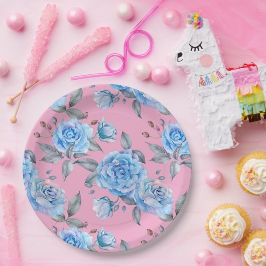 Mooie blauwe rozen, pastelroze achtergrond, papieren bordje (Feest)