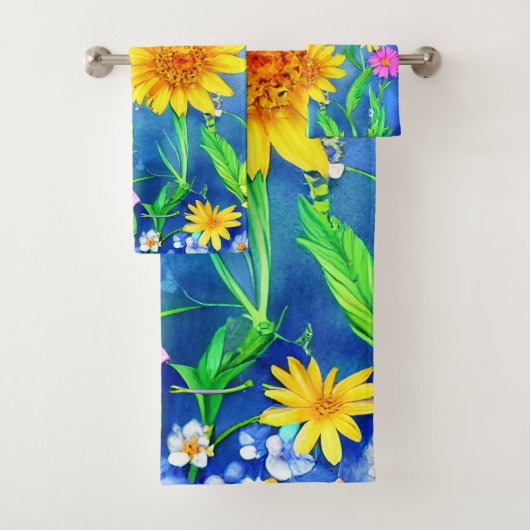 Mooie blauwe vlinder in een bloeiende weide bad handdoek (Insitu)