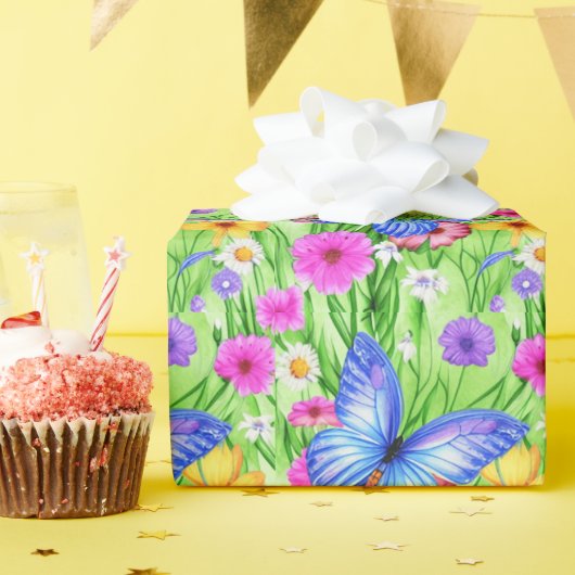 Mooie blauwe vlinder met bloemen Waterverf Cadeaupapier (Verjaardagsfeest)