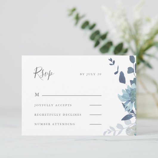 Mooie blauwe Waterverf Floral Wedding RSVP Kaartje (Staand voorkant)