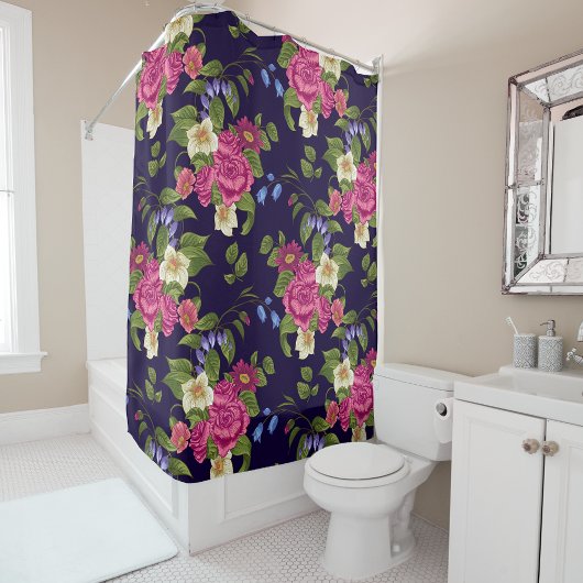 Mooie bloemen decoratieve eye-catching douchegordijn