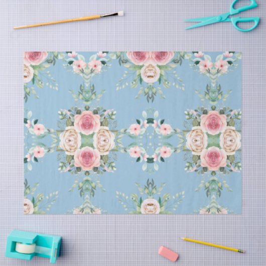 Mooie bloemen in blauw tissuepapier (Craft)