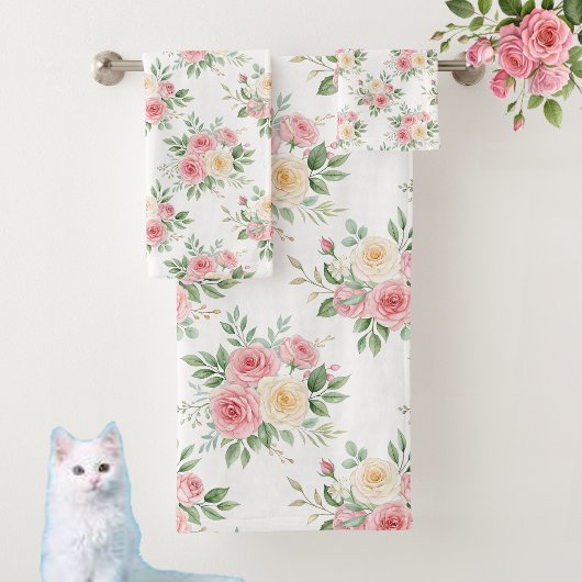 Mooie bloemen in pasteltinten op wit bad handdoek