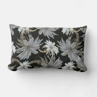 Mooie bloemrijke decoratieve opvallende  kussen