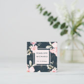 Mooie Blush Bloemen met QR Code Donkerblauw Vierkante Visitekaartje (Staand voorkant)