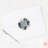Mooie Blush Floral QR Code Donkerblauw Ronde Sticker (Envelop)